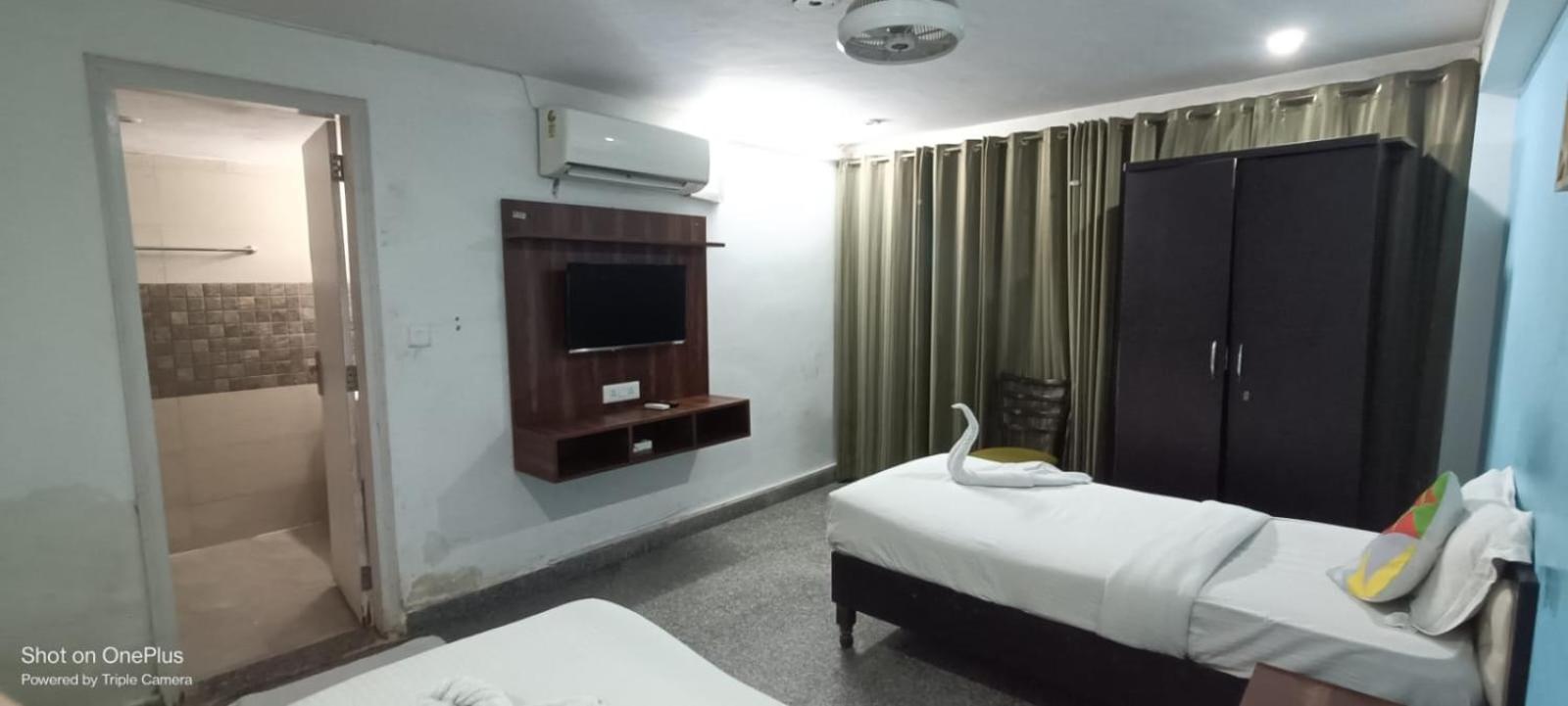 Nuab House - Near Fortis, Max, Medanta, Paras Hospitals And Huda Metro Gurgaon Bagian luar foto